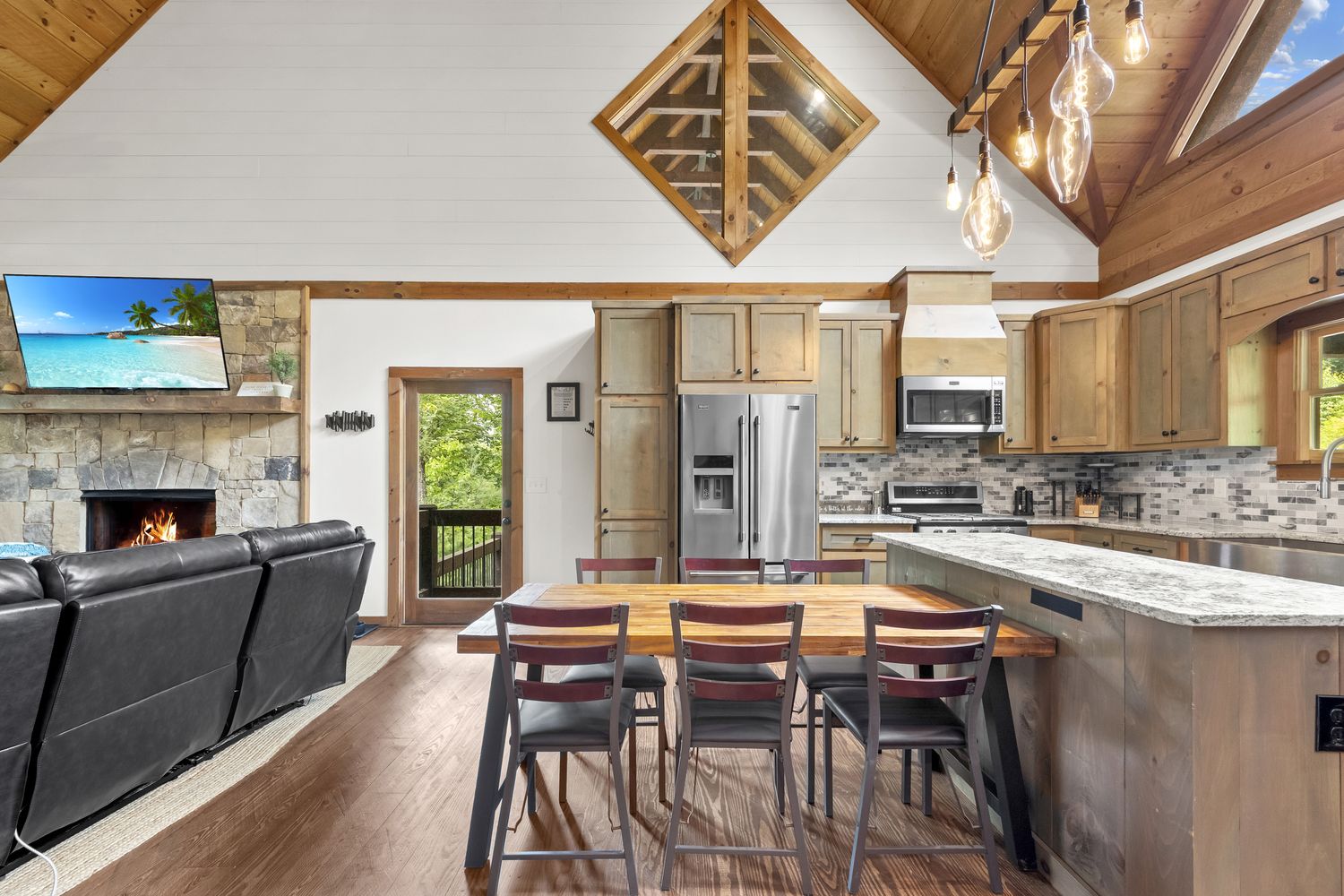 Open dining & kitchen
